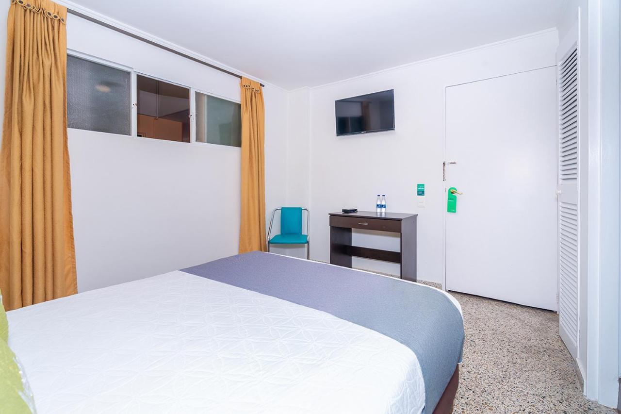 Hotel Oasis Rionegro Exterior photo
